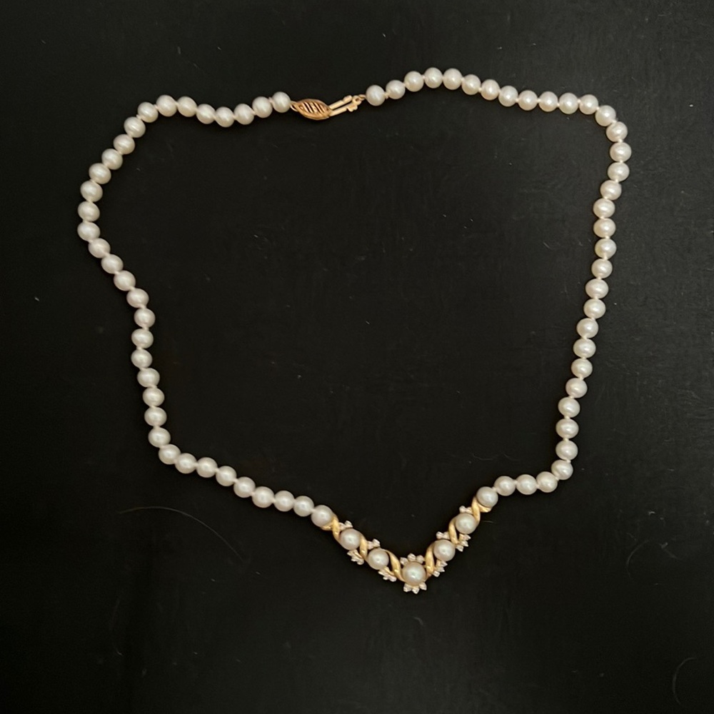 14K GOLD DIAMOND PEARL NECKLACE